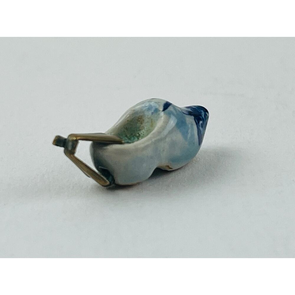 VTG Blue Dutch Shoe Clog Holland Amsterdam Charm Pendant Tiny Porcelain ? White - Picture 8 of 14